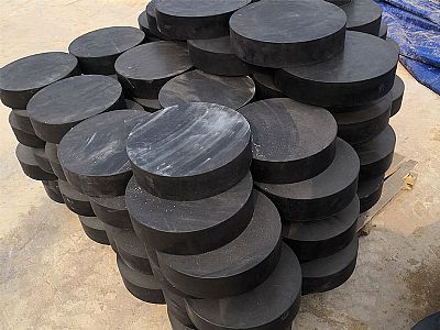 沙市区板式橡胶支座由若干层橡胶片与薄钢板经加压硫化